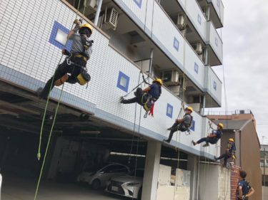ロープの登り返し　ロープアクセスとは